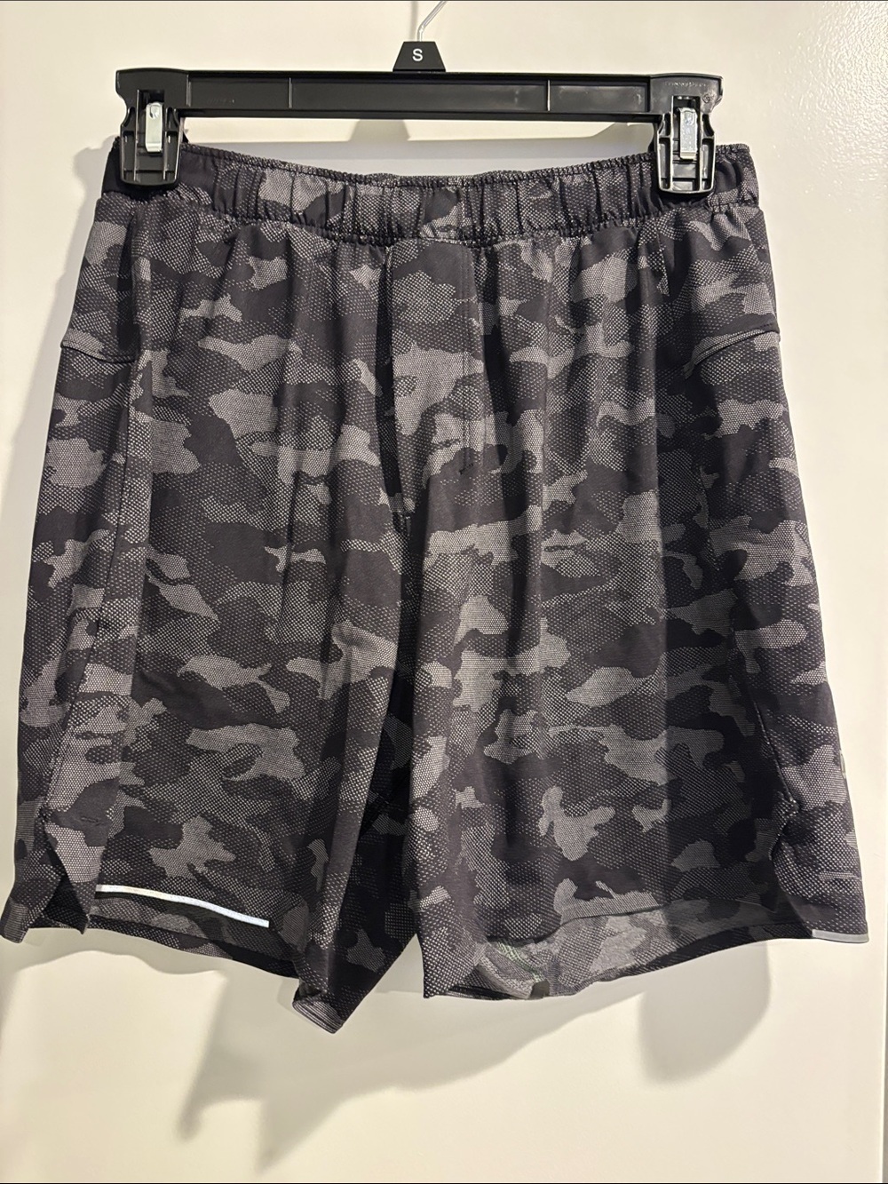 Lululemon Men’s Camo Looking Shorts Small